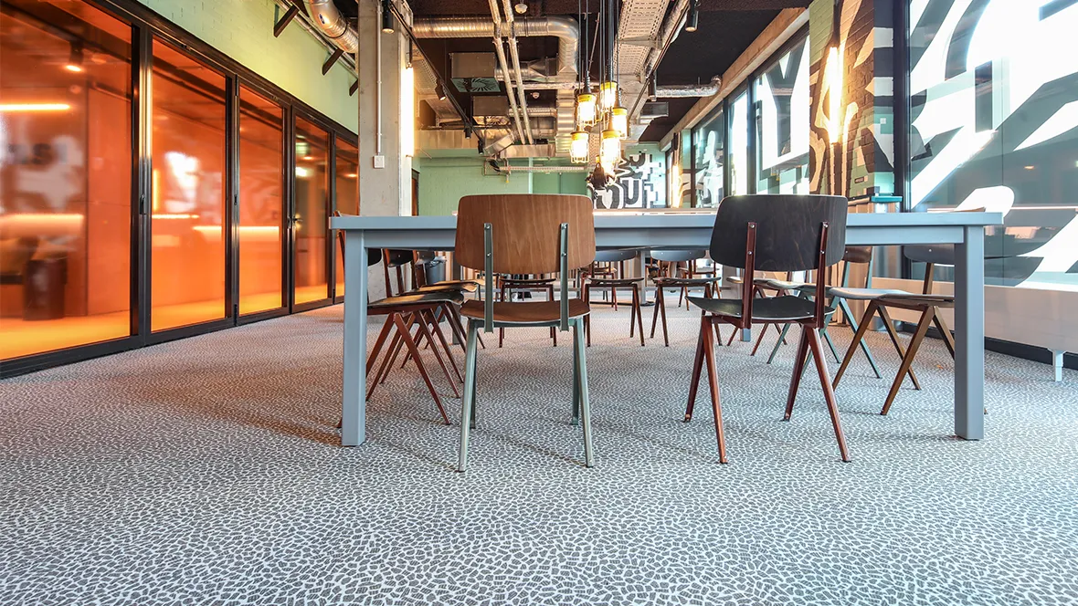 Forbo_The-Student-Hotel_Berlin_Fotograf_Konstantin-Gastmann_Berlin (7)_1180x664